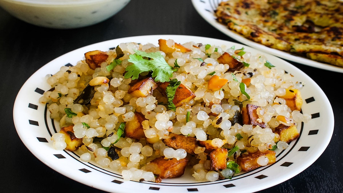 sabudana-khichdi-becomes-a-superfood-for-women-know-what-are-its-benefits