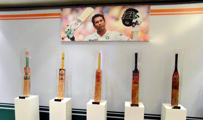 do-you-know-which-brand-of-bat-cricketers-use-such-earnings-are-made-from-the-stickers-placed-on-the-bat