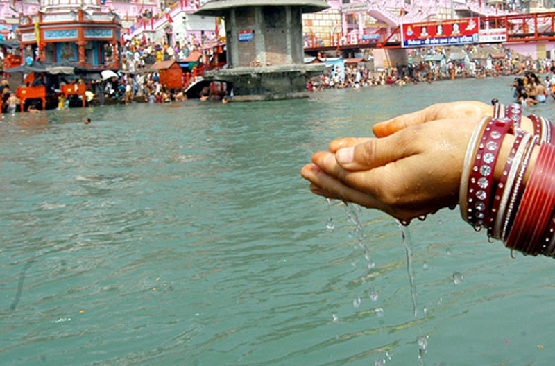 Remedies of Ganga Jal: These remedies of Ganga Jal get rid of every problem, progress in career