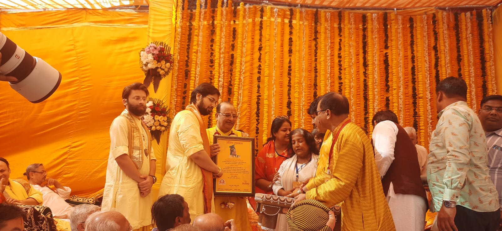 Vrajeshkumar Maharaj Markandeya Pooja of Vaishnavas at the historical legendary first Vaishnava Haveli seat temple of the civilized city of Vadodara