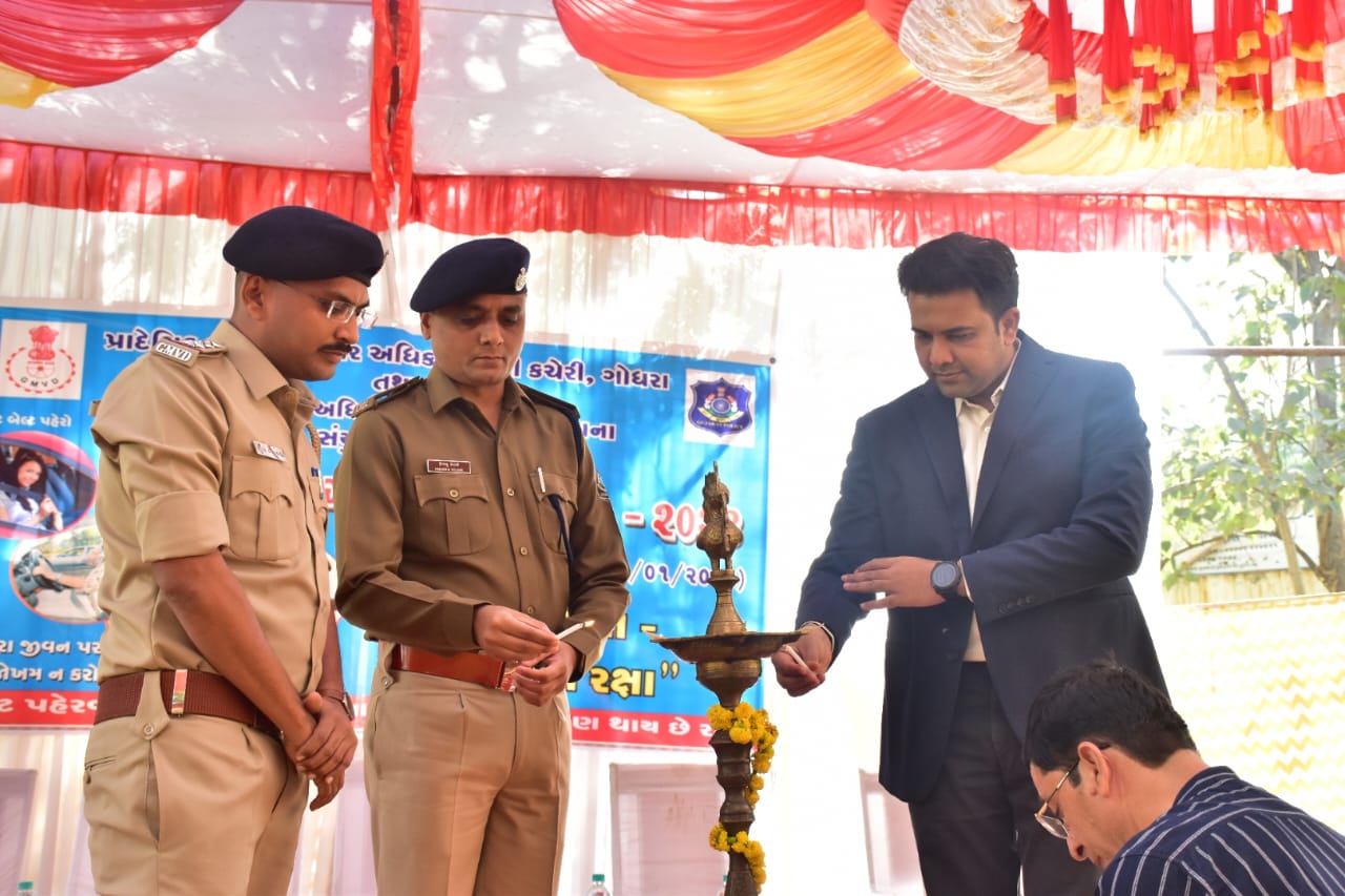 Inauguration of National Road Safety Week in Panchmahal District under the Chairmanship of District Collector Sujal Mayatra