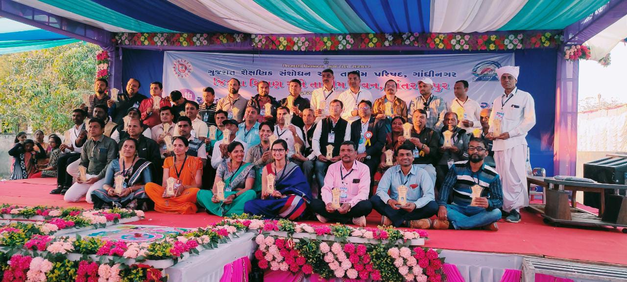 eighth-educational-innovation-festival-organized-by-district-education-and-training-bhawan-santrampur