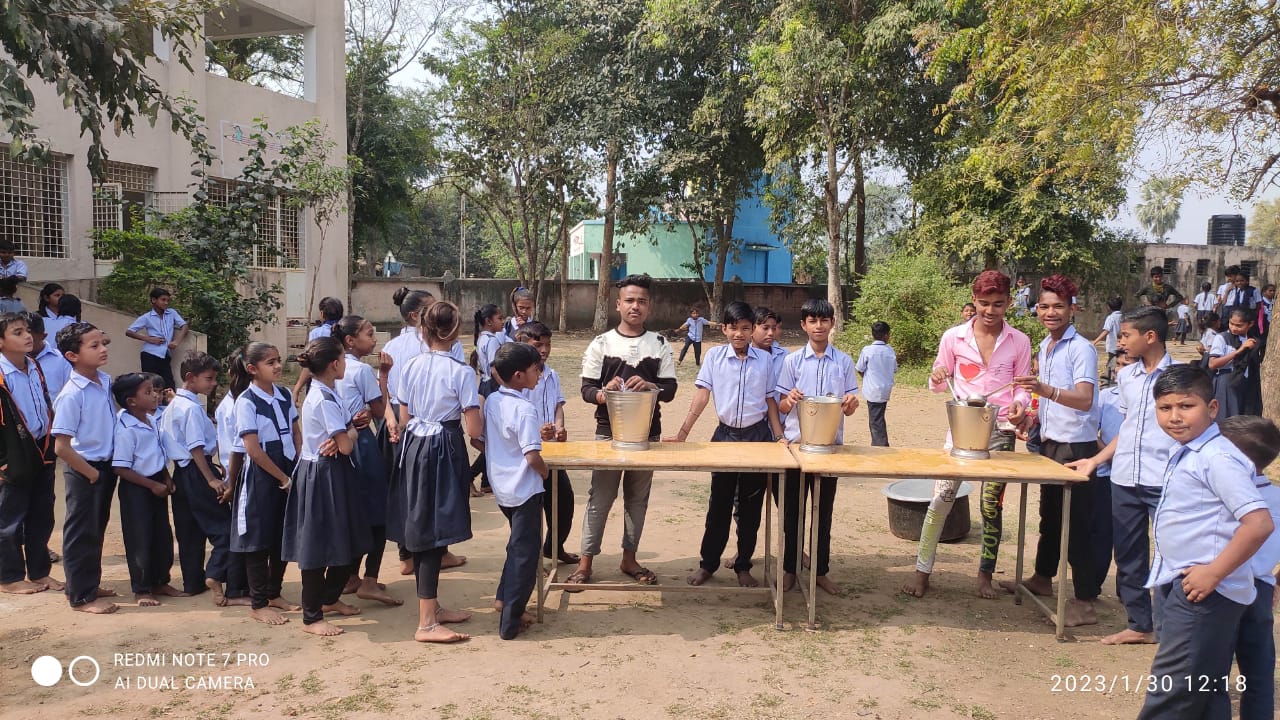 Distribution of Ayurvedic decoction by Eco Club Jambu at Boru Primary School.