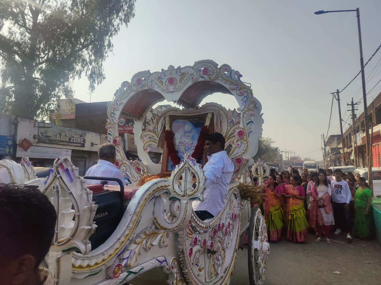 Vishwakarma Jayanti was celebrated in Halol with great gaiety.