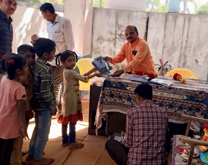 Uniforms were distributed in Dudhapura Rathwa Paliya Class Primary School