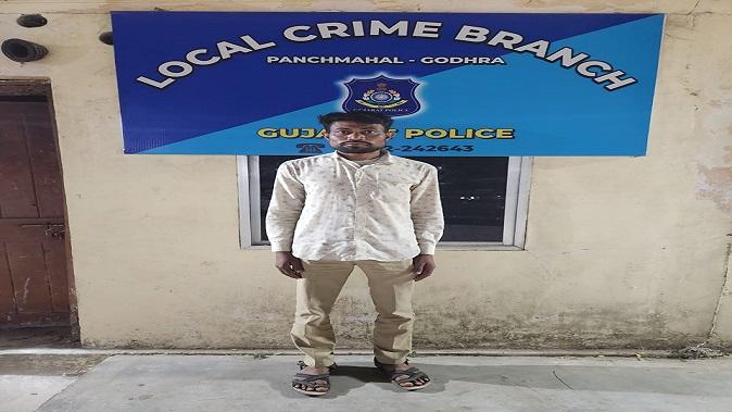 LCB nabbed the accused, who had been running a snack shop for 11 years, in the crime of theft