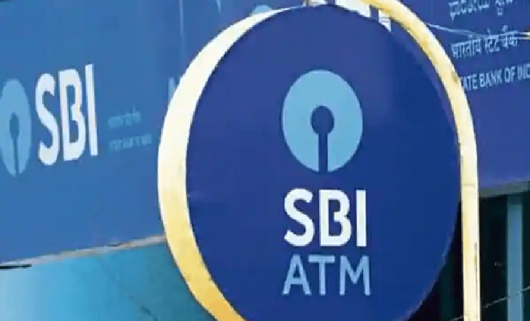 crores-of-sbi-customers-got-a-big-blow-this-change-will-take-place-in-the-bank-from-march-17-more-money-will-have-to-be-spent