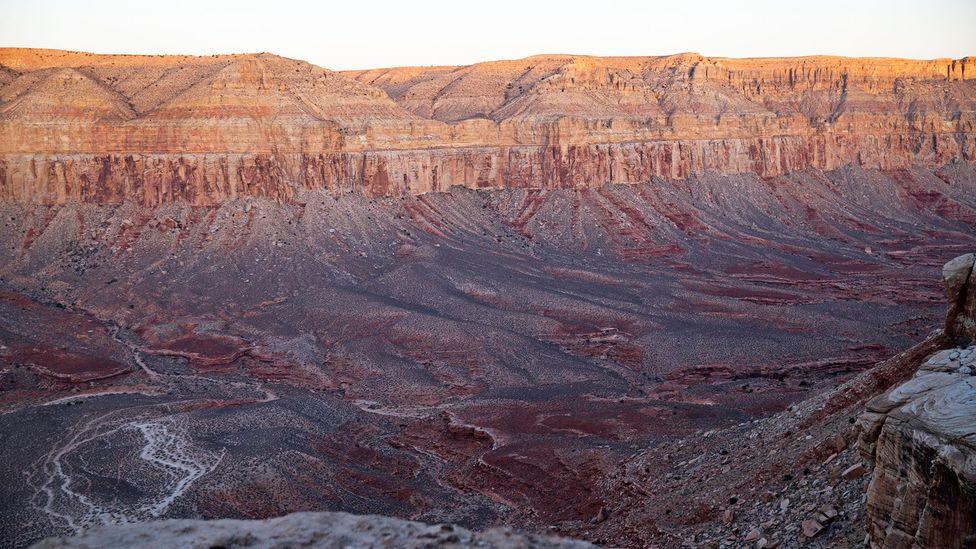 this-village-of-america-is-situated-3-thousand-feet-below-the-ground