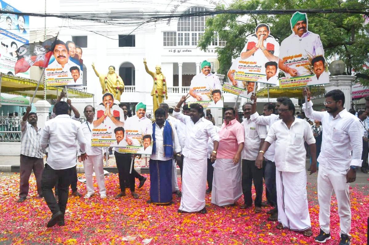 Madras High Court dismisses AIADMK general secretary's plea to stay election, Palaniswami's supporters celebrate