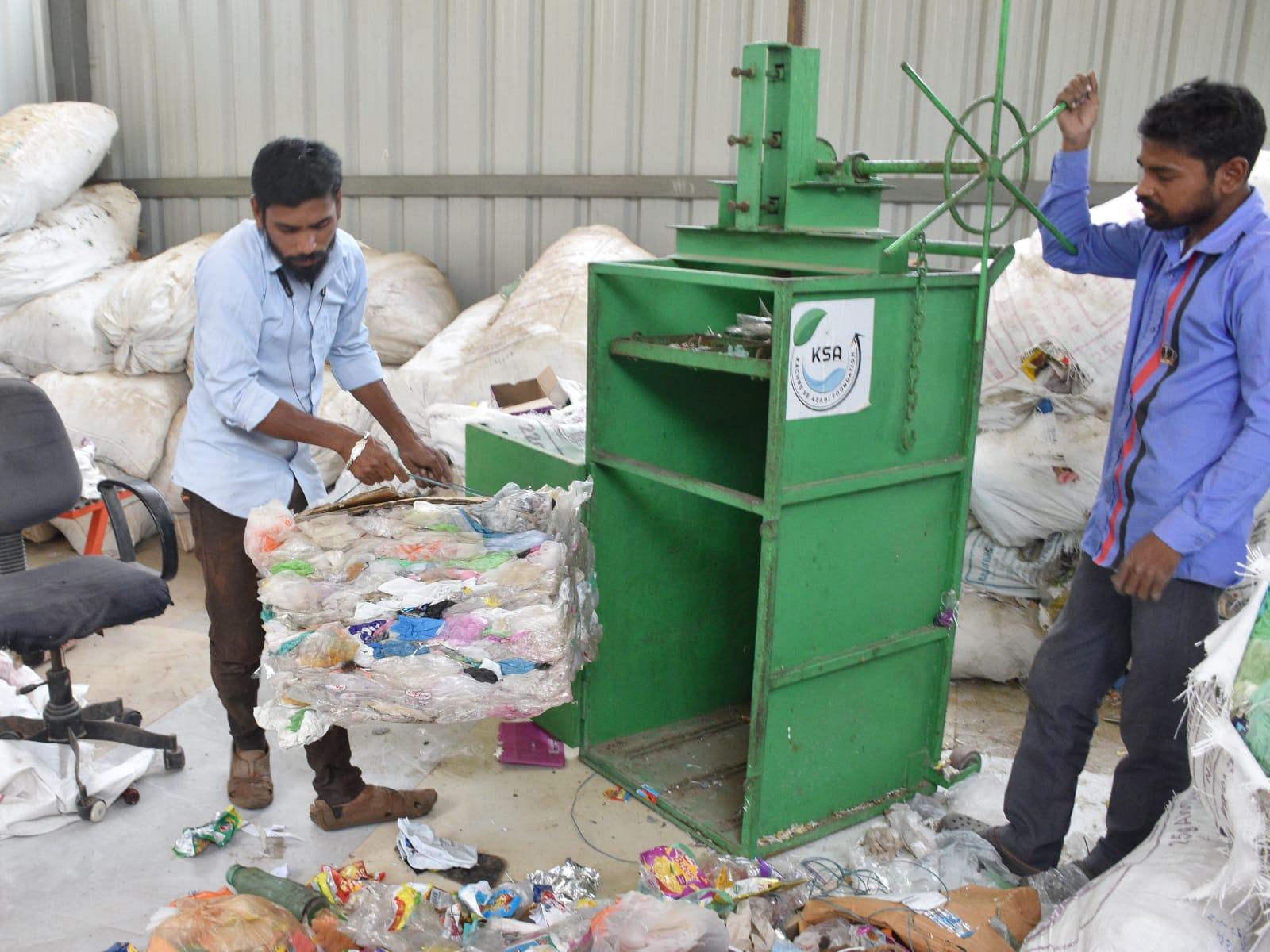 'Kachere Se Azadi' bio campaign realizing the mantra of cleanliness in Vadodara district