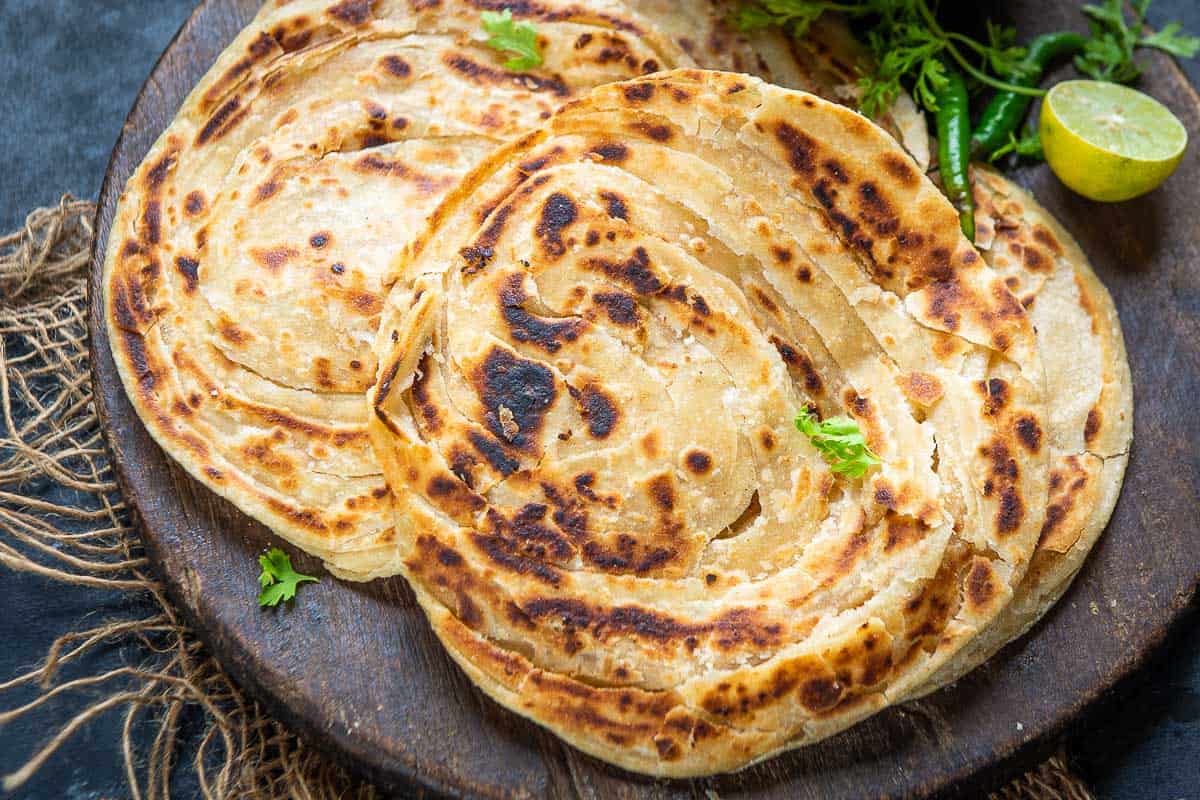 Here's a simple recipe for making hot garlic parathas