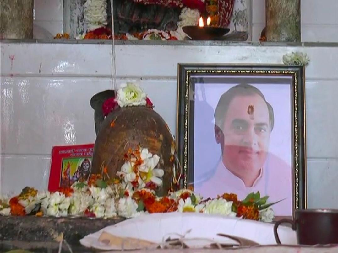 A village in Gujarat where a fair is held in memory of former Prime Minister late Rajiv Gandhi