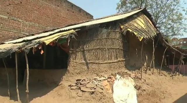 the-villagers-were-deceived-by-the-sarpanch-in-the-temptation-to-get-accommodation-at-rs-500