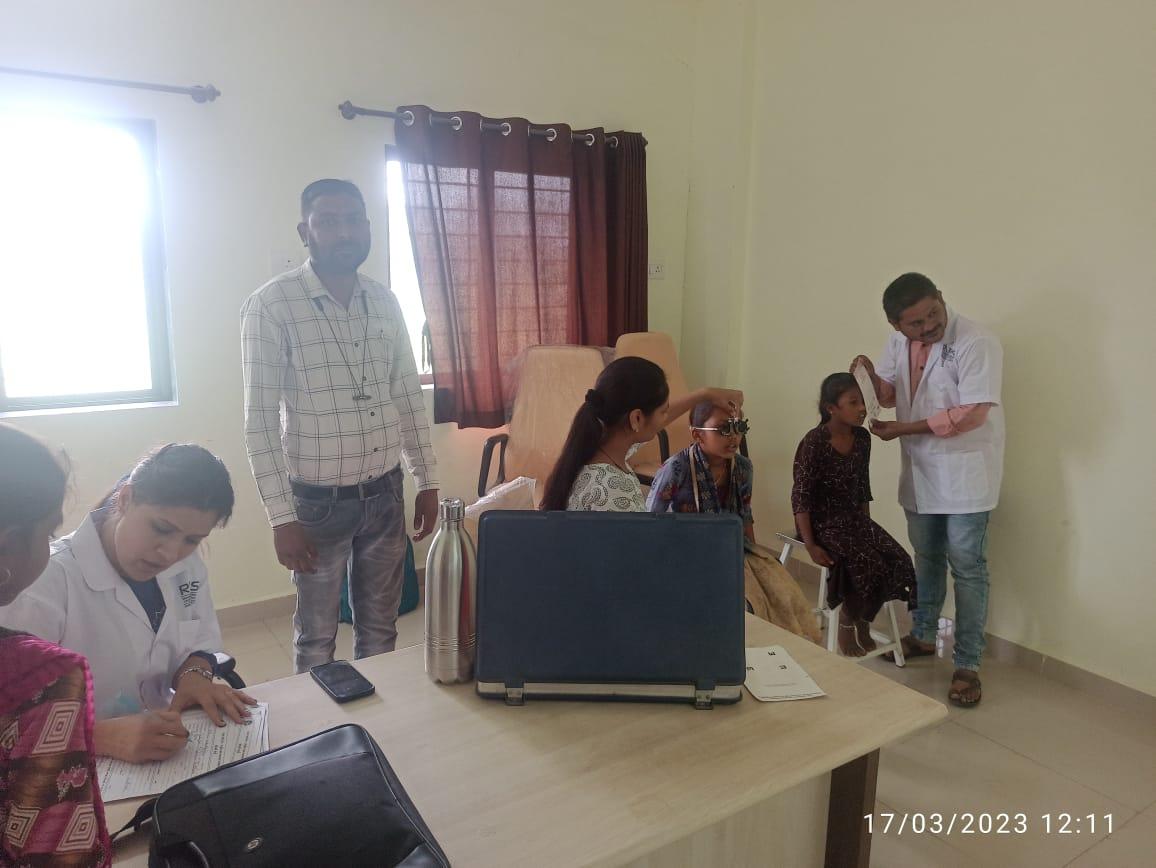 Free eye examination of Anganwadi and school children