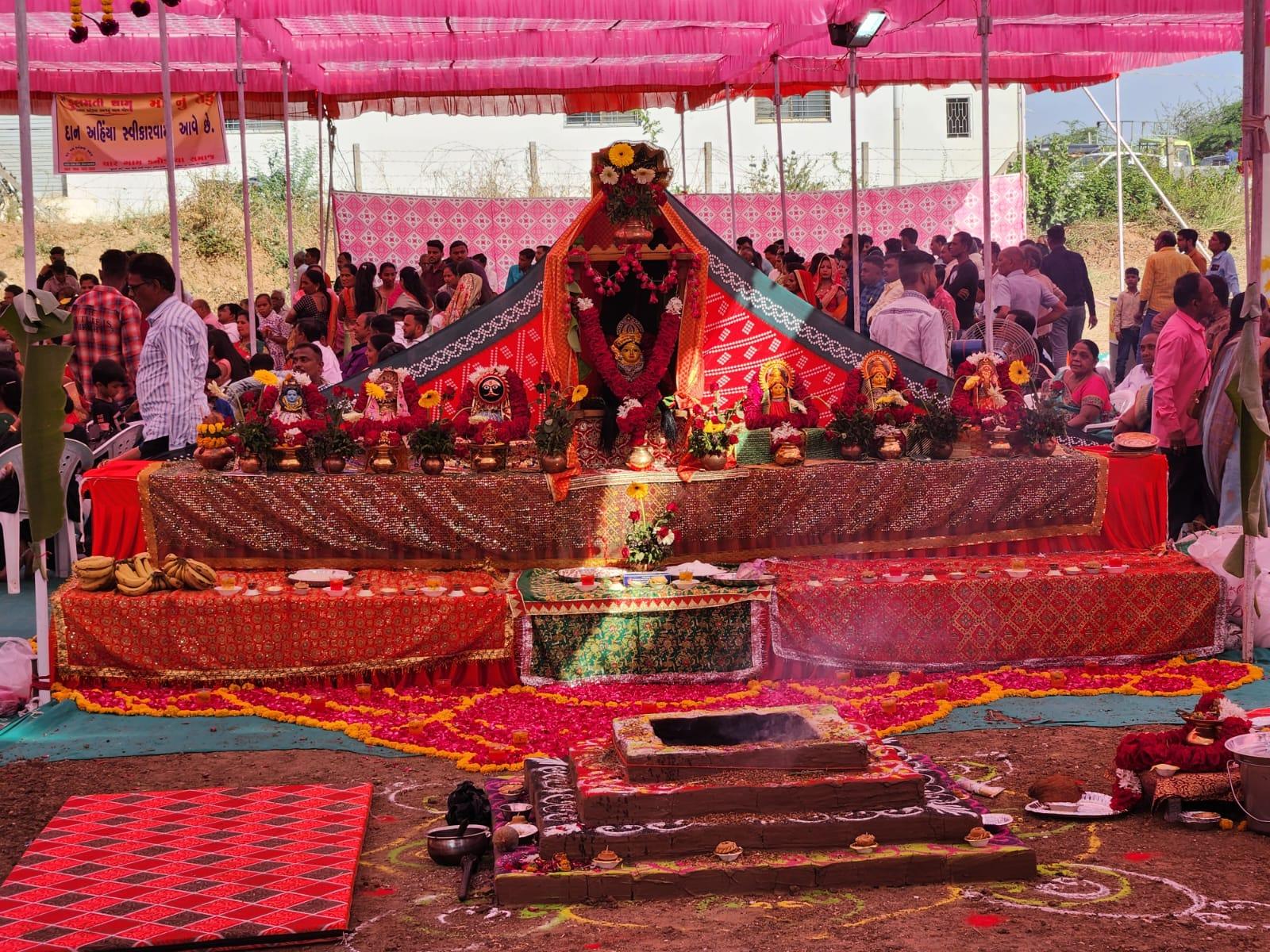 navchandi-yajna-at-the-temple-of-fulmati-mata-kuldevi-of-kanojia-samaj-in-kalol