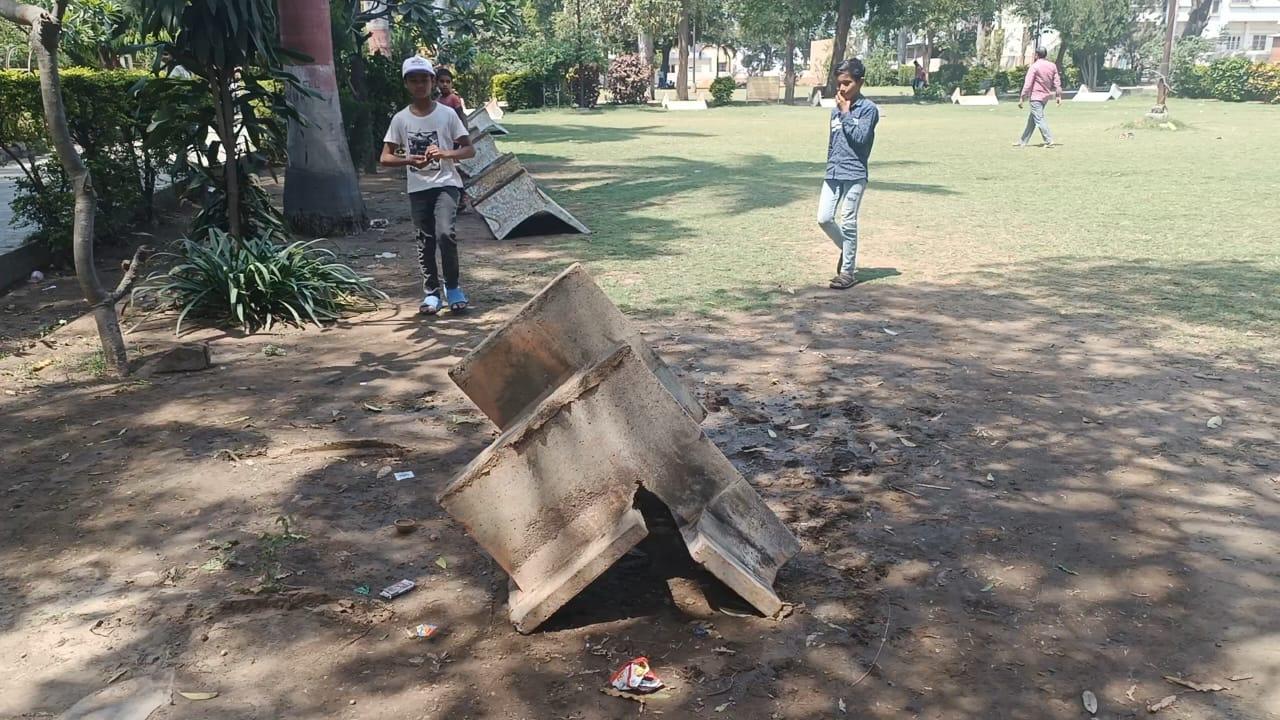 rioters-vandalized-halol-public-park