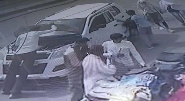 theft-of-a-bag-from-a-car-parked-near-halol-bus-stand