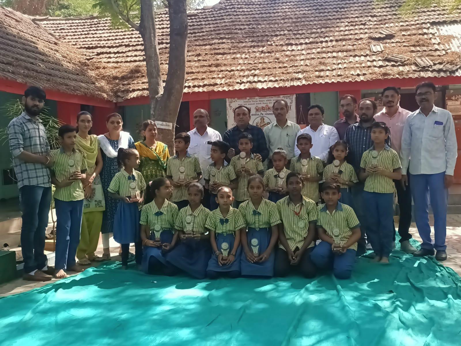 School children were honored with the School Ratna Award and celebrated their birthdays.