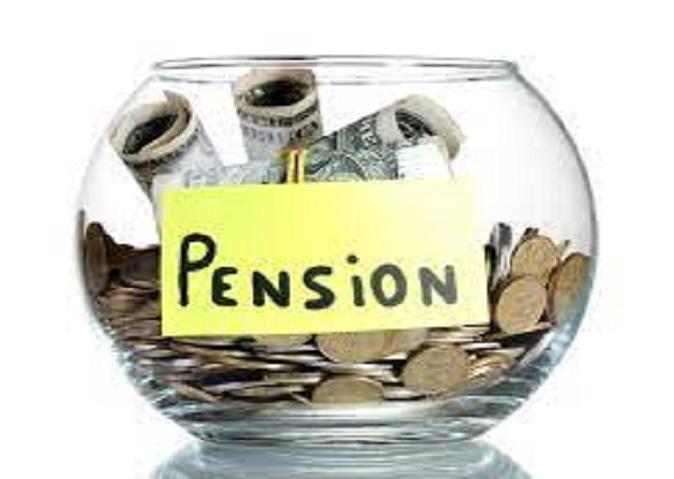 As issues related to pensions of government employees may change, the finance minister proposed to set up a panel