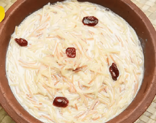 If you want to make something special in a dessert for Ramadan, try this healthy vermicelli pudding.