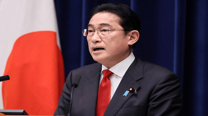 Pipe bomb attack on Japanese PM Fumio Kishida, explodes during speech; Arrest of the suspect