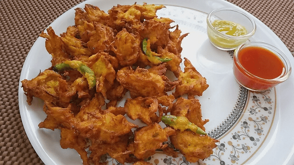 Forget kachoris and samosas when you eat these delicious homemade pakoras