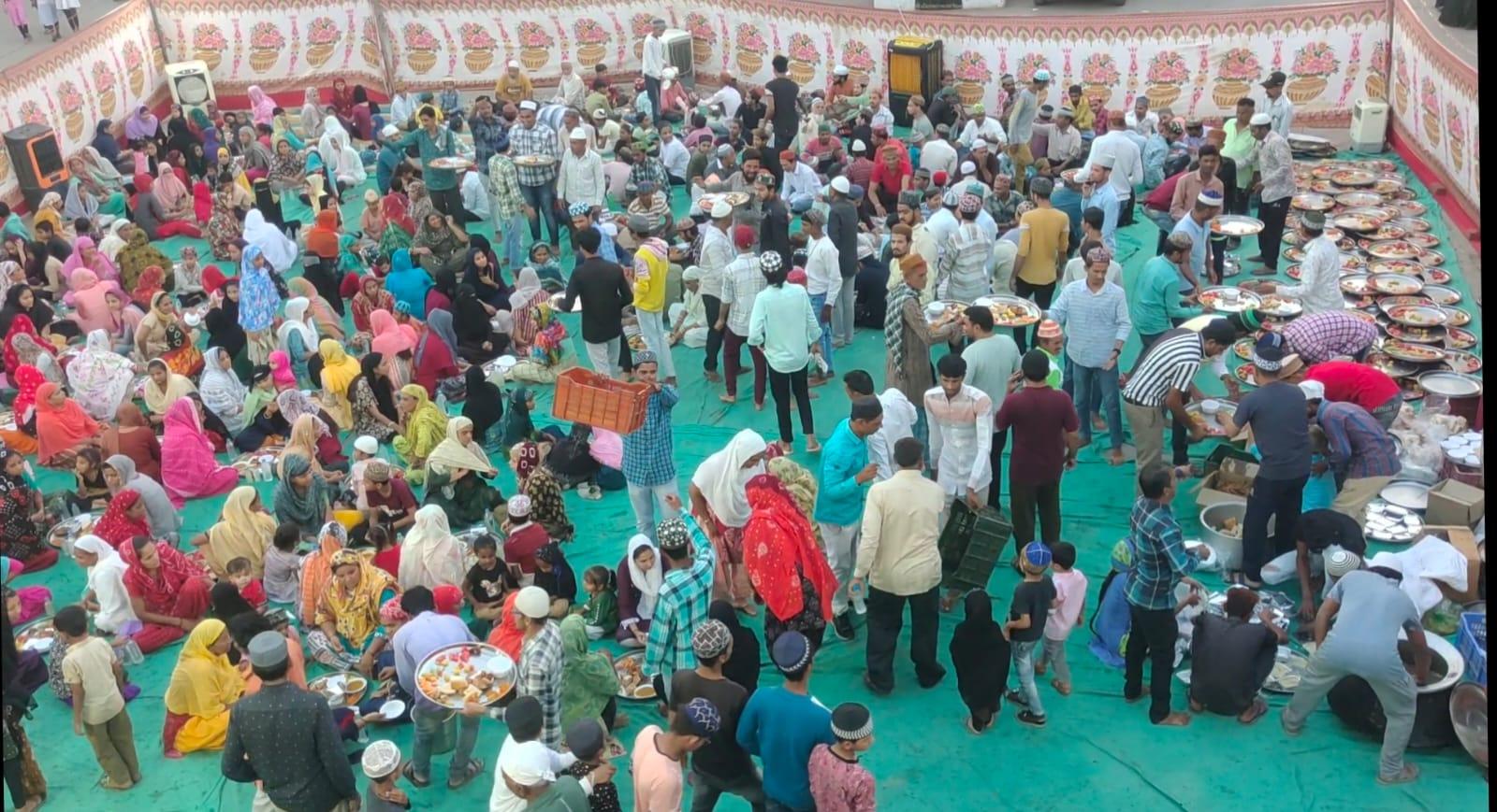 A mass iftar party was held in Savli