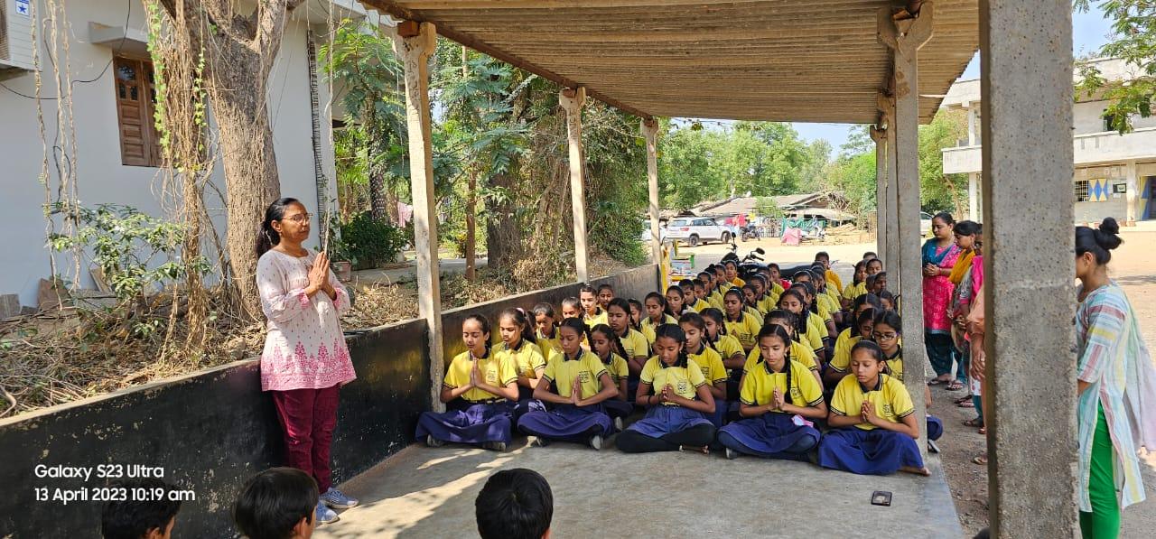 Ghoghamba Nalanda Vidyalaya pays homage to the martyrs who were martyred at Jaliawala Bagh.