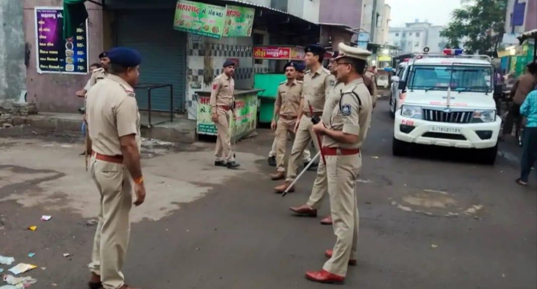 Action against 164 people in police combing in Amroli, Uttran and Jahangirpura in Surat