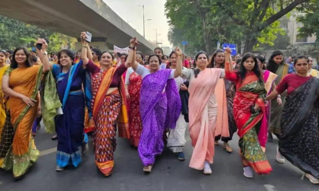 PM lauds Surat Sari Walkathon, writes - 'A laudable effort to popularize India's clothing tradition'