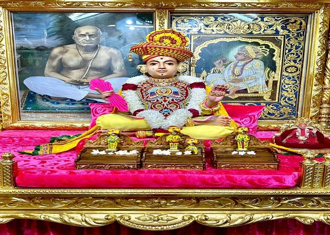 Artistic decoration of sandalwood was given to Lord Sri Swaminarayan on Akshaya Tritiya Parva in Maninagar and Kadi, the Tirthottamadham Shri Swaminarayan temple located in Bhoomandal...