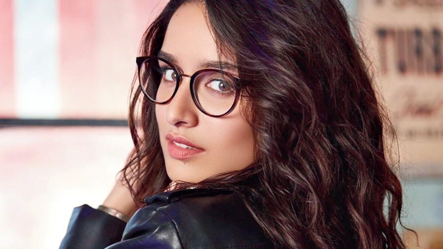 Take fashion tips from Shraddha Kapoor to look cool and stylish this summer