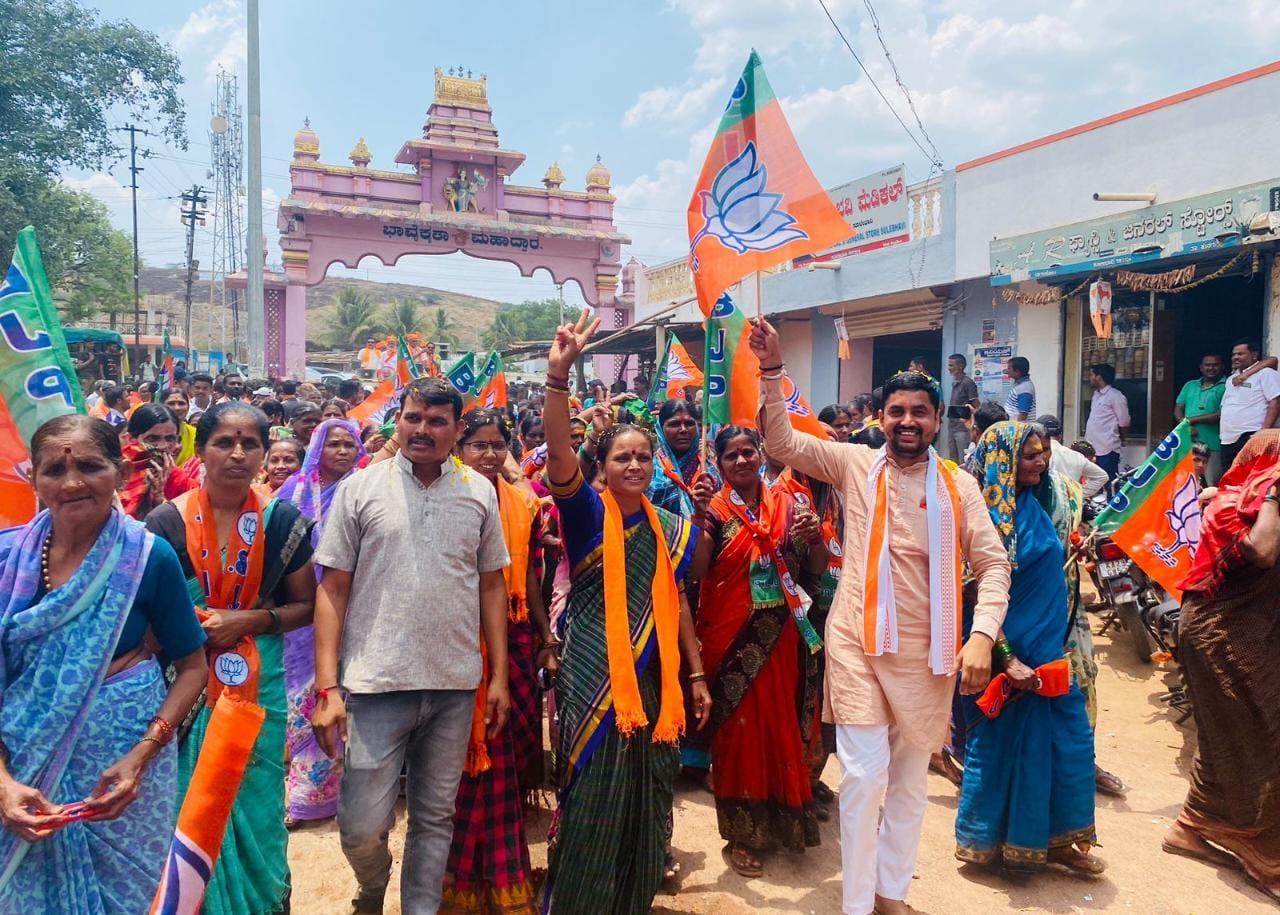 Mukesh Rathwa, State Vice President of BJP Yuva Morcha campaigning for BJP's victory