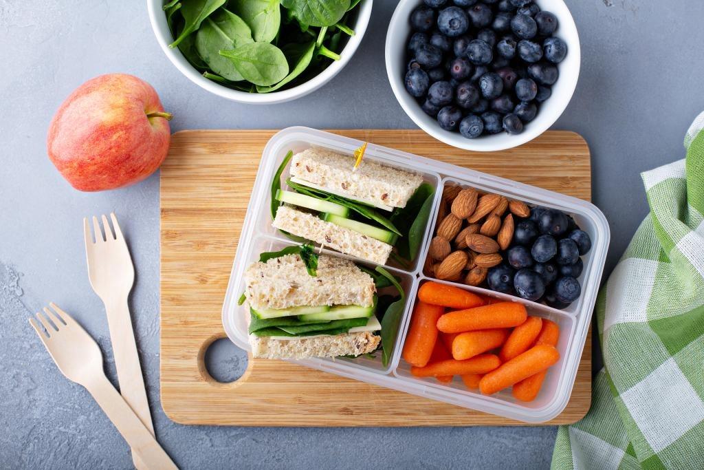 Serve kids in school lunches with these nutritious, make-your-own-today menus for the week