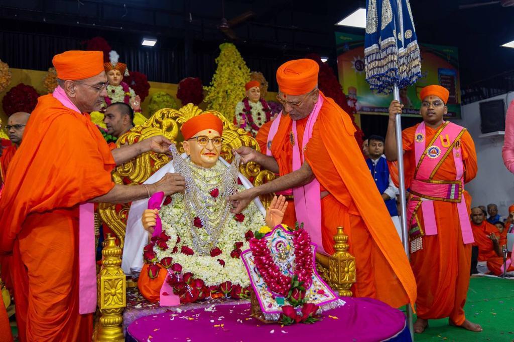 The 81st Bhav Pushpanjali Parva of Shri Swaminarayan Bhagwan's fifth heir Acharya Shri Purushottampriyadasji Swamiji Maharaj - a three-day festival was celebrated with devotion...