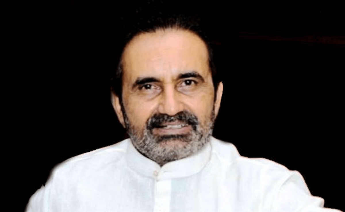 Congress changed its organization and Shaktisinh Gohil became the president of Gujarat