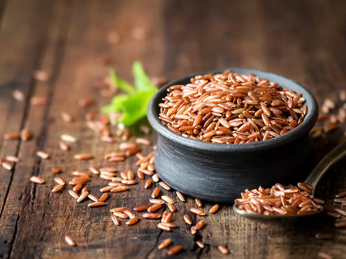 Know these 7 benefits of including red rice in your diet