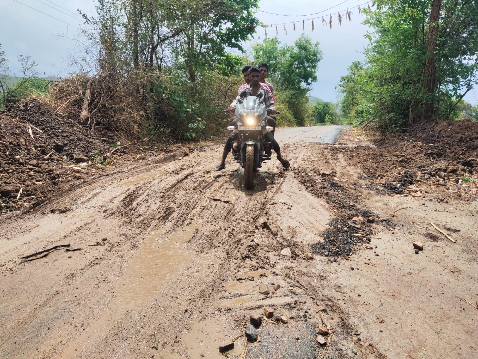 Unfinished work of water supply department in Ambakhoont, accident report