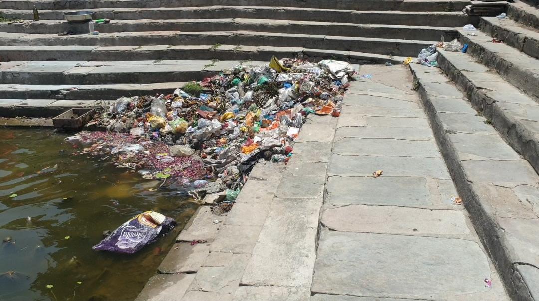 Garbage heaps on Jalod Ramsagar lake shore: Municipal system seen asleep