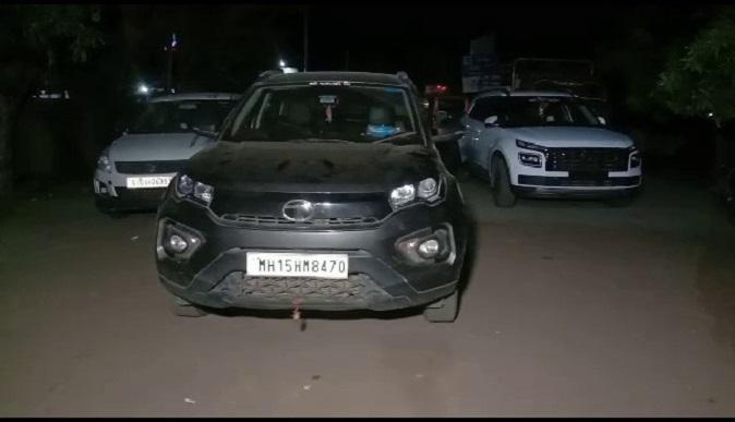 The accused who robbed a Sony car in Ahmedabad at gunpoint was caught