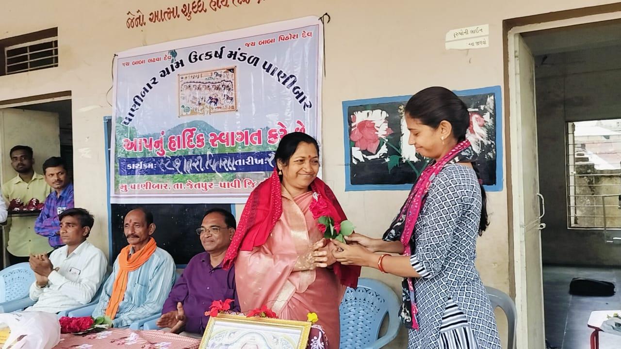 gram-utkarsh-mandal-panibar-distributed-free-educational-kits-to-students