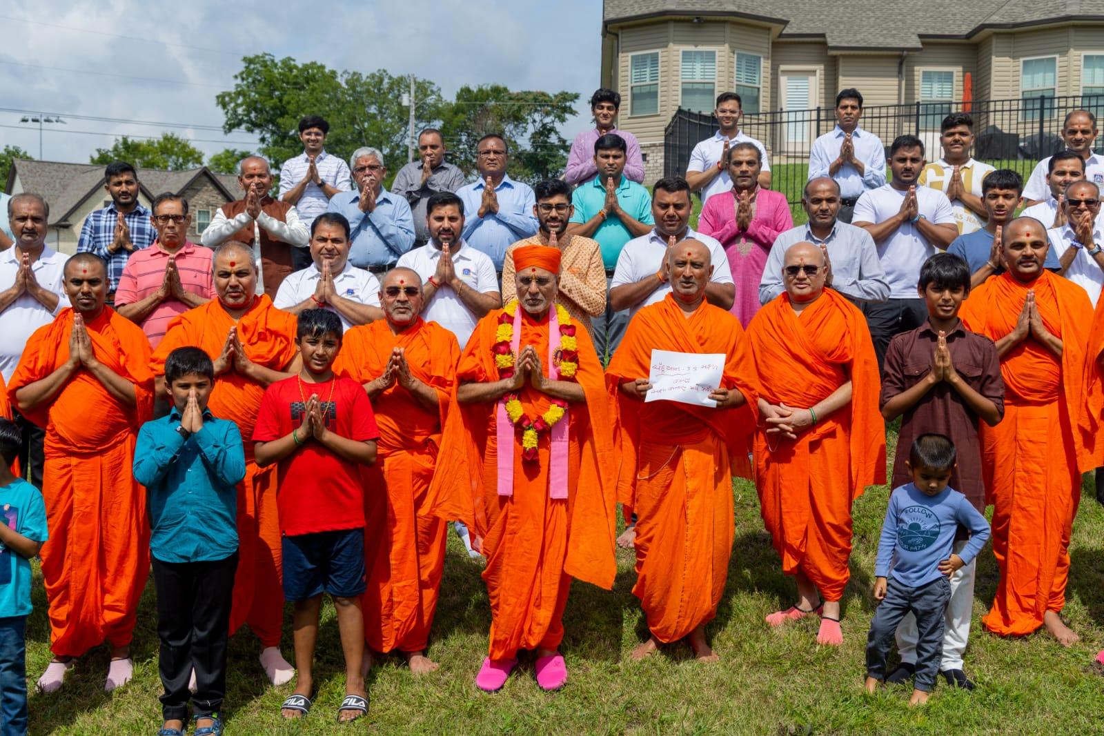 Swaminarayan Gadi's Swamiji Maharaj and Saints - Devotees praying for successful landing of Chandrayaan-3 in America after launch