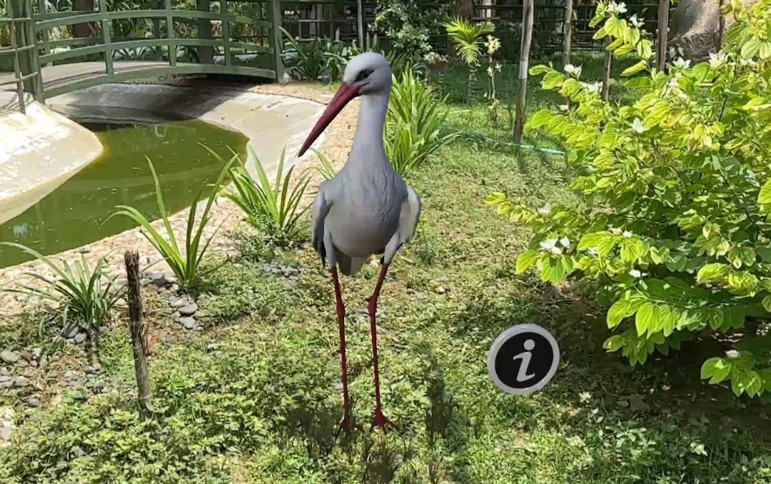 In the aviary of Kamati Bagh, information about birds can now be obtained through augmented reality