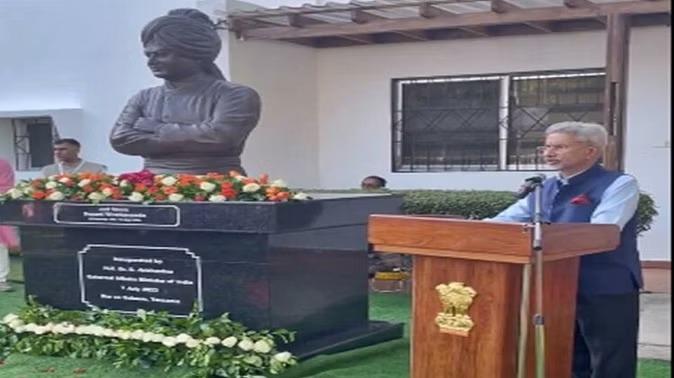 Jayashankar unveiled Swami Vivekananda's statue, said - this is a proof of his Kalajayi teachings