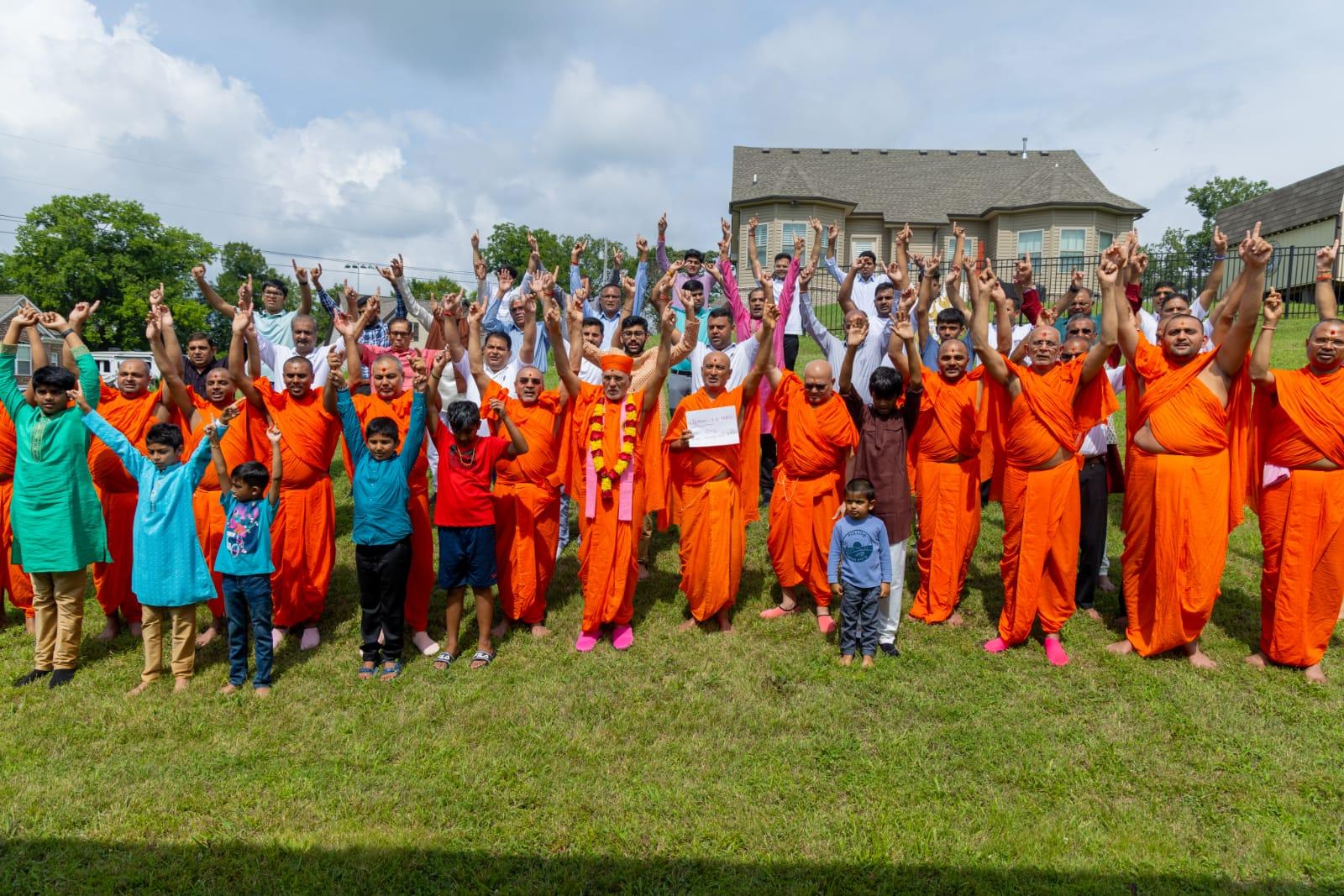 Swaminarayan Gadi's Swamiji Maharaj and Saints - Devotees praying for successful landing of Chandrayaan-3 in America after launch