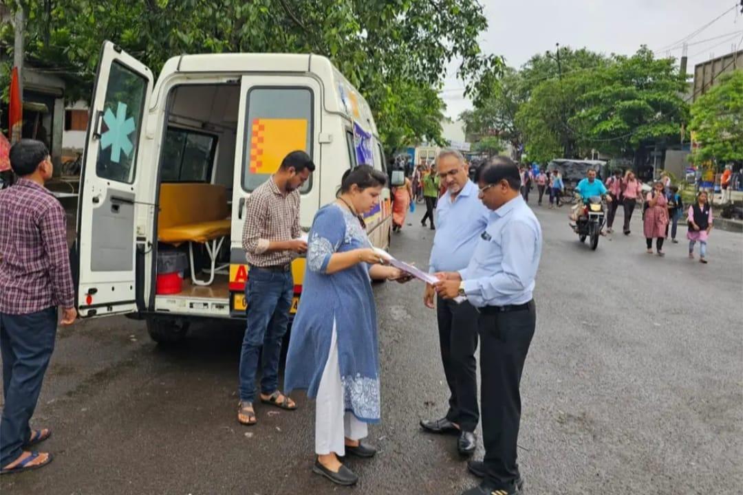 Following the worsening epidemic, the health department started campaigning vans in the slum areas