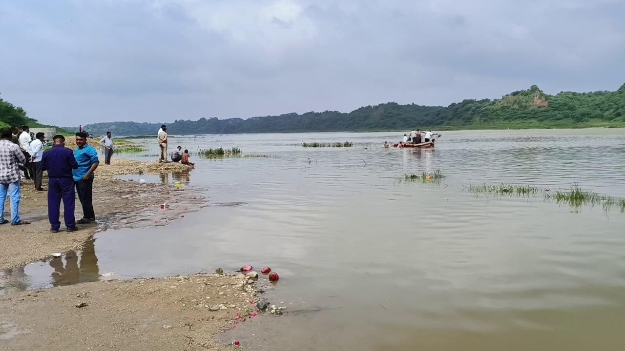 Three young men drowned in the river Mahisagar, who had come to dissolve Dashama