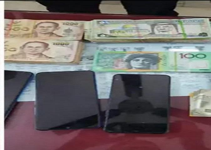 Three youths from Navsari were caught with foreign currency from Surat railway station area