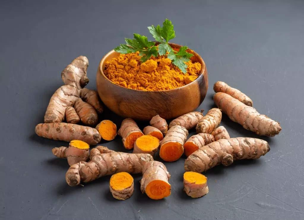 Raw turmeric is helpful in detoxifying liver fat, know when and how to consume it