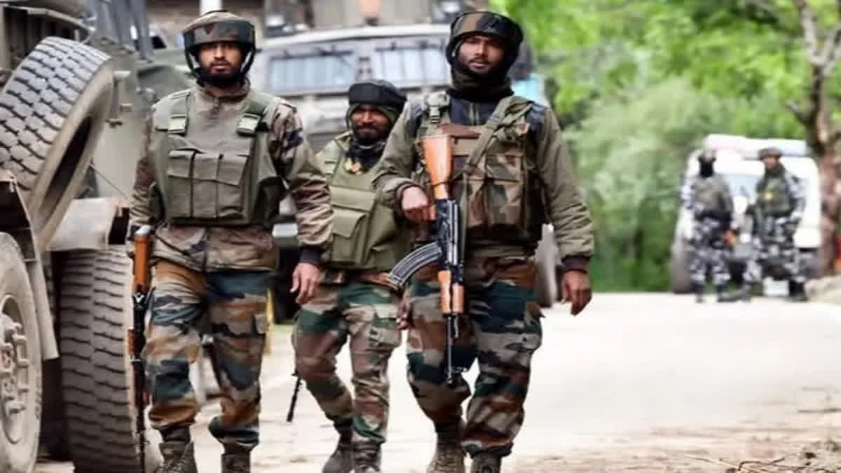 Major terror plot foiled in Baramulla, Army arrests 3 Lashkar terrorists; Arms and ammunition were also recovered